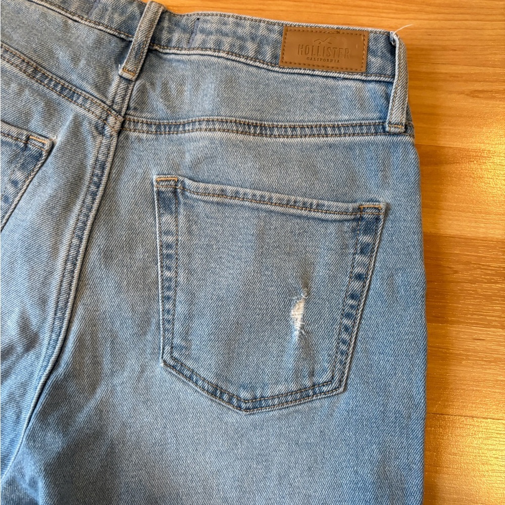 Hollister Distressed Ultra High-Rise Dad Jeans - Picture 8 of 9
